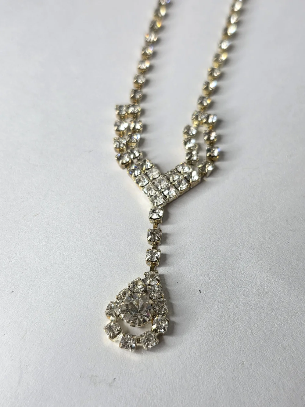 90s style Rhinestone Drop V-Front Necklace - Silver Tone gradual size bling